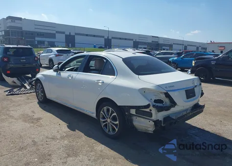 2015 Mercedes-Benz C 300 4Matic from USA, damaged, VIN 55SWF4KB3FU018564